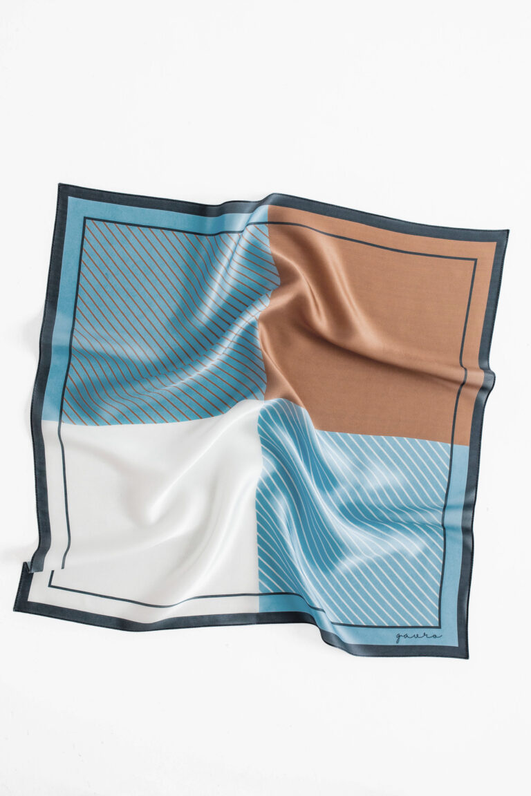 Apaszka jedwabna - Niebieska - Pola - Cała