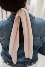 Apaszka jedwabna - Różowa - Gaja - Na włosach