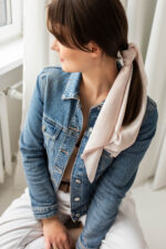 Apaszka jedwabna - Różowa - Gaja - Na włosach